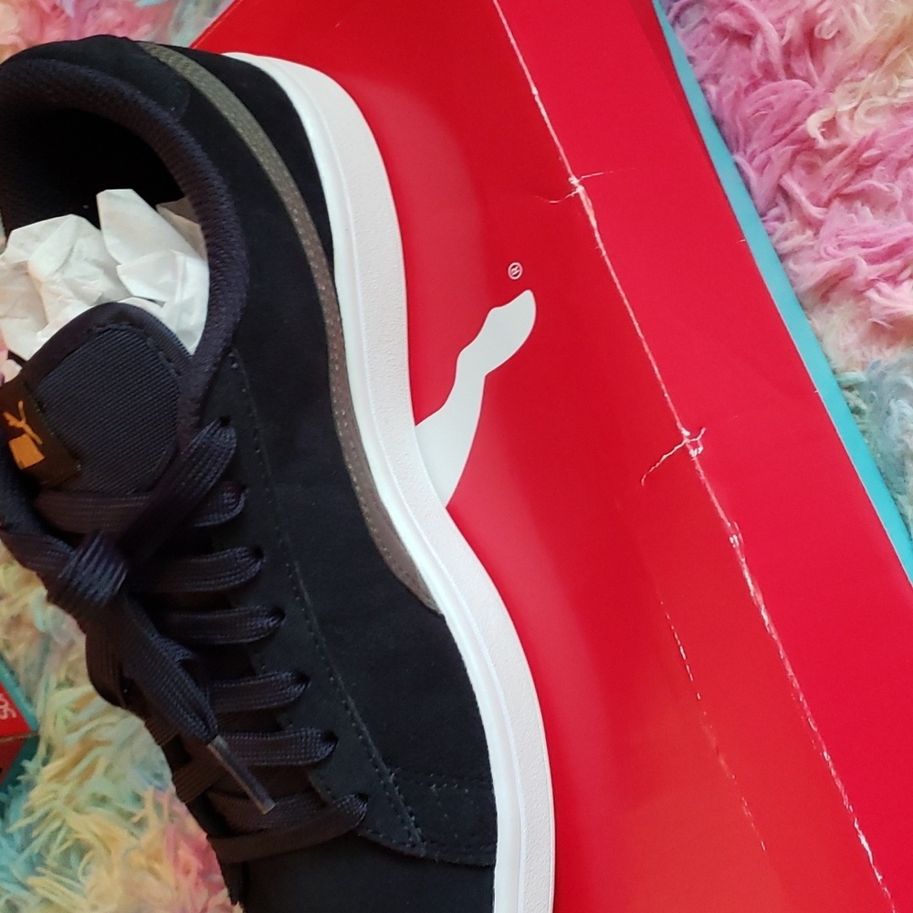 Puma - Picture 3 of 4
